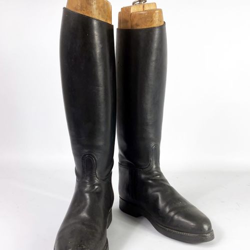 Null Paire de bottes de vènerie en cuir noir.

Pointure : 40-41 (à vue)