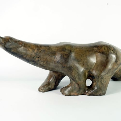 Null Pierre CHENET(XX-XXI)《北极熊》。

有棕色铜锈的青铜雕塑。

肚皮下有签名 "P.Chenet "+创始人的皇冠形状的印章。

&hellip;