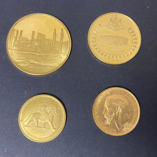 Null 
Lot de 4 pièces en or :



- 3 pièces iraniennes en or (21,5K): 1000 Rials&hellip;