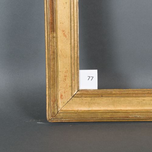 Baguette en chêne mouluré et doré. Époque Louis XVI (restaurations). 56 x 66,5 c&hellip;