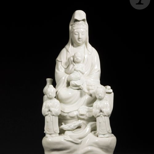 Null Maria Kannon en porcelaine blanche imitant le blanc de Chine, Japon, époque&hellip;