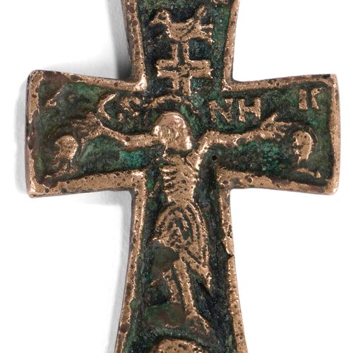 Null Croix de cou en bronze moulé. Fin du XVe - XVIIe siècle.
Pour couler cette &hellip;