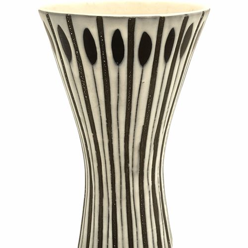 Null Roger CAPRON (1922-2006)

Vase diabolo circa 1957

Céramique émaillée

Sign&hellip;