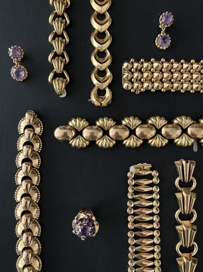 Rimbambelle de tours de poignets en or et bijoux de qualité