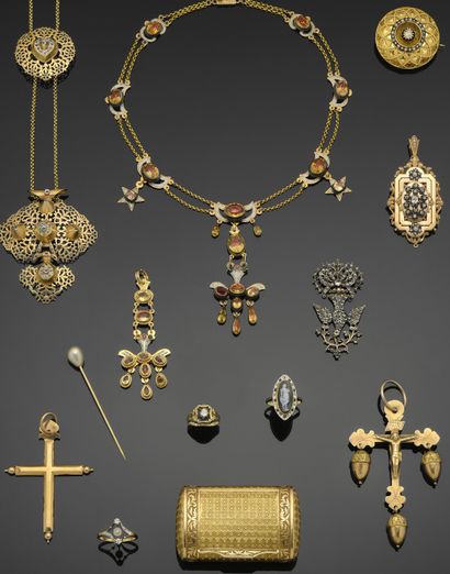 ANTIQUE AND MODERN JEWELRY - FASHION ACCESSORIES - GOLD PIECES