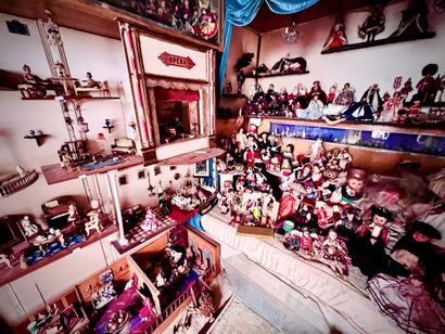Vente d'une importante collection de jouets, mobilier de poupées et poupées anciennes.