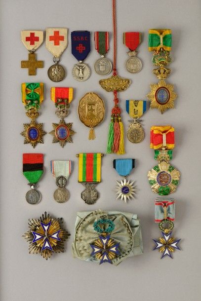 DECORATIONS, MEDAILLES, DIPLOMES, INSIGNES MILITAIRES - COLLECTION G. DELILLE