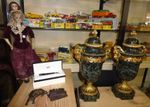 Dinky Toys, timbres-poste, arts premiers, objets d'art et d'ameublement, céramiques