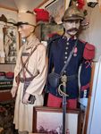 Armes, militaria, souvenirs historiques : collection Karrenbauer consacrée à l'armée française 1860- 1960 réunie pendant 50 ans