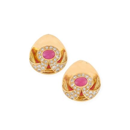 *BULGARI  
Pair of 750‰ yellow gold earrings featu