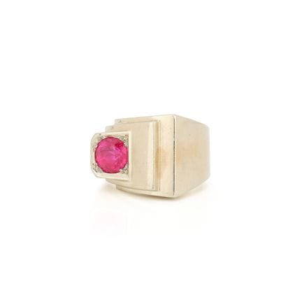 Piece from the 1940s
Asymmetrical Tank ring in 750