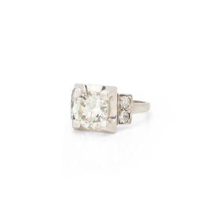 French jewelry from the 1940s–1950s
A solitaire ri