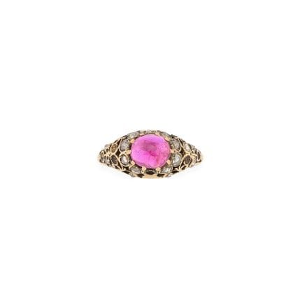 Late 19th-century piece 
A domed band ring in 750‰