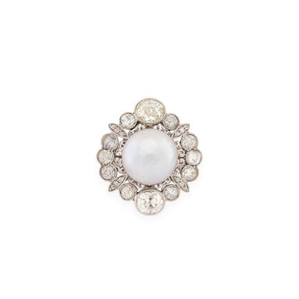 Belle Époque Piece
A 750‰ white gold ring featurin