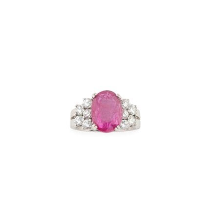 Contemporary Jewelry 
A band ring in 850‰ platinum