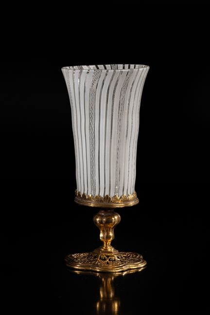 Gobelet en verre monté en cuivre doré
Anvers ou Al