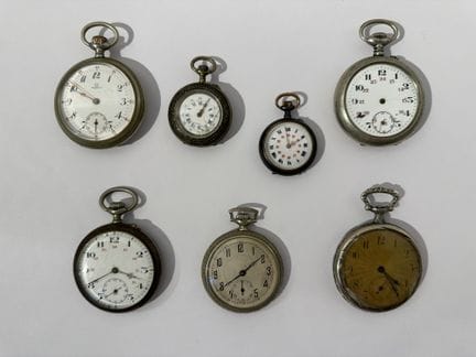 UHREN-SET 
Ein Set mit Taschenuhren, darunter eine