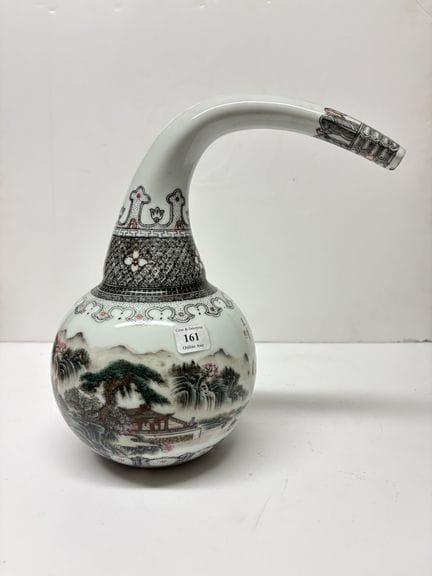 China, 20. Jahrhundert
Kugelförmige Vase aus Porze