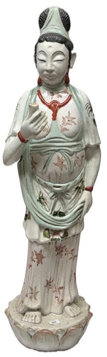 Japan, Taisho-Periode
Porzellanskulptur, die eine 