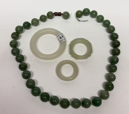 China, 20. Jahrhundert
Jade-Set bestehend aus eine