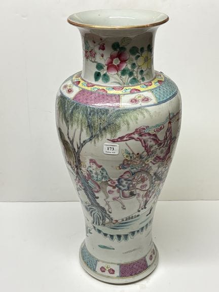 China, 19. Jahrhundert
Balusterförmige Vase aus Po
