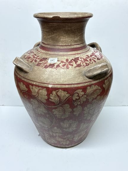 China, 20. Jahrhundert
Weiß und gold glasierter To