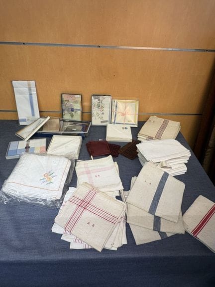 Set of household linens, including a vintage-style