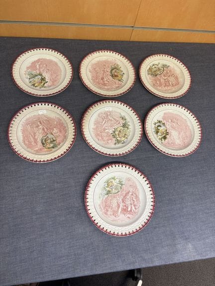 Sarreguemines, sept assiettes à dessert, en faïenc
