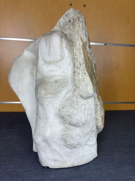 Gaston Hoang  Direkt in Marmor geschnitzte Skulptu