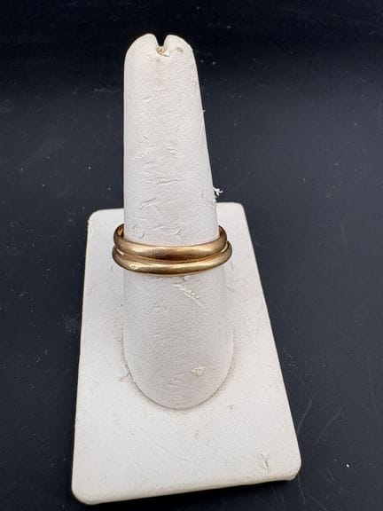 Zwei Eheringe aus Gold, 5 g, Ringgröße 63 und 64