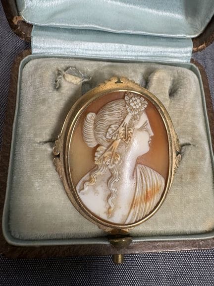 In Gelbgold gefasster Camé, 11,56 g – 5 x 3,5 cm