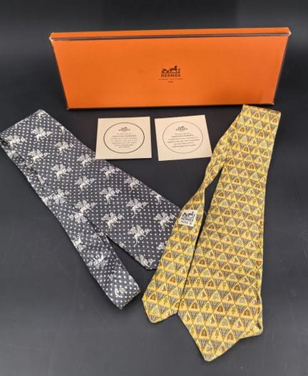Hermès, tie (Length: 149 cm), in its original box;
