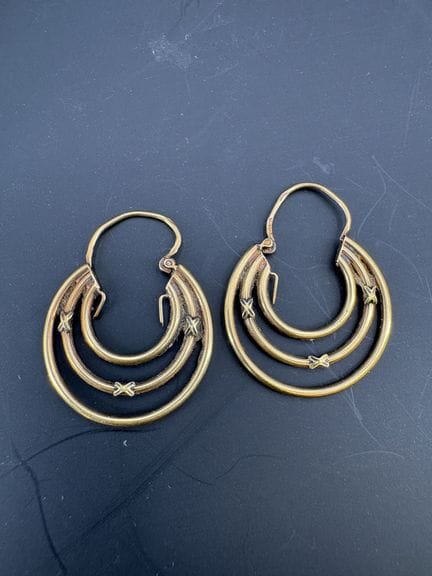 Ein Paar Ohrringe aus Gelbgold, 1,7 g