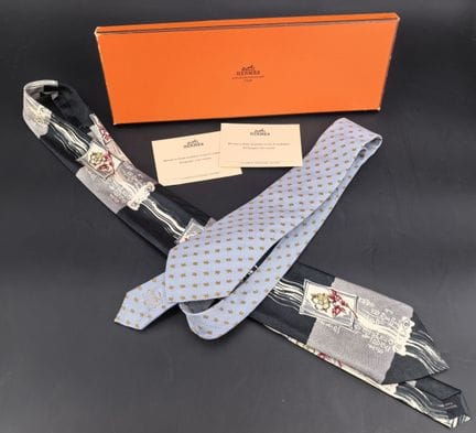 Hermès, tie (150 cm long), in its original box; in