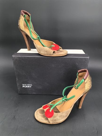 Michel Perry, ein Paar Pumps „Cerise“, Größe 38 (k