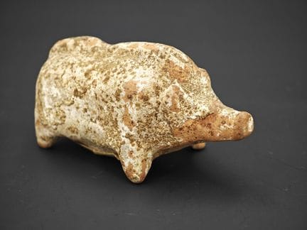Sujet zoomorphe archaïsant en terre cuite, probabl