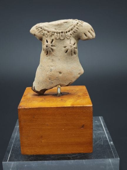 Fragment de figurine anthropomorphe en terre cuite