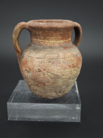 Jarrón de terracota de estilo mediterráneo antiguo