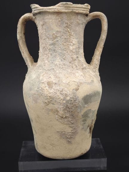 Jarrón de terracota con dos asas, de cuerpo ovoide