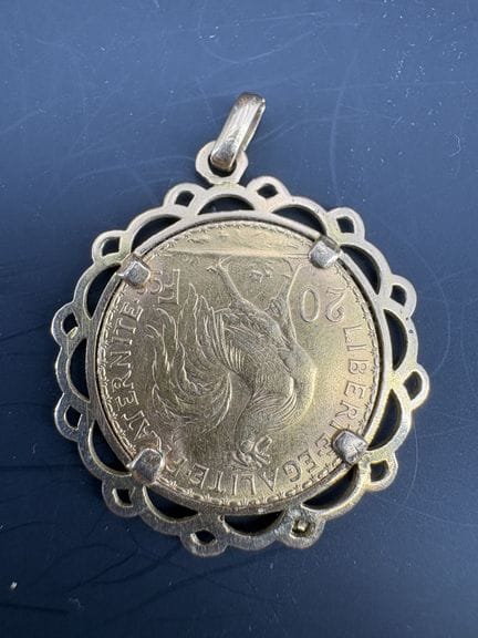 Colgante de 20 francos con montura de oro, 10,03 g