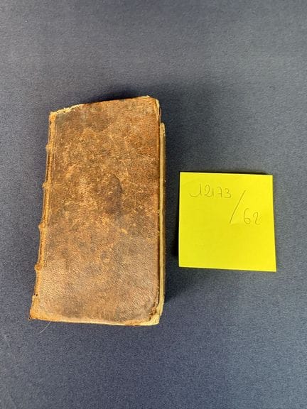 《简易家庭疗法汇编》，雷塞尔（Ressayre）于1678年在第戎出版，两卷合为一册，现存状态
