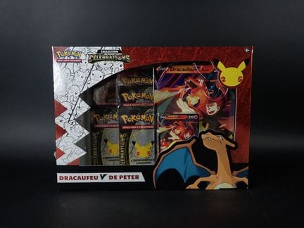 Pokémon Card
Contents: 1 Dark Charizard V box set
