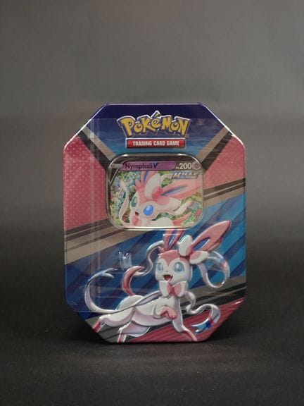 Pokémon Card
Contents: 1 Nymphali V Pokebox
Editio