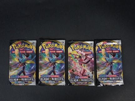 Pokémon Card
Contents: Set of 4 booster packs 
Edi