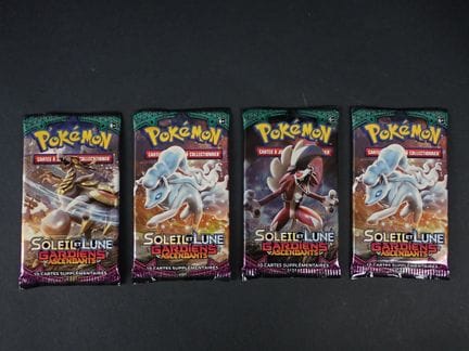Pokémon Card
Contents: Set of 4 booster packs 
Edi