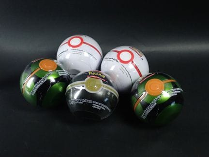 Pokémon Card
Contents: Set of 5 tin Poké Balls 
La