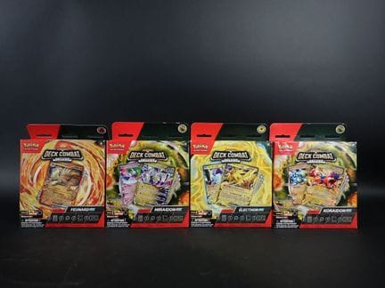 Pokémon Card
Contents: 4 Deluxe Battle Decks
Langu