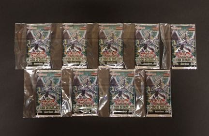 Yu-Gi-Oh!
Contents: Set of 9 booster packs
Edition