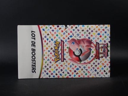 Pokémon Card
Contents: 1 display bundle 
Edition: 