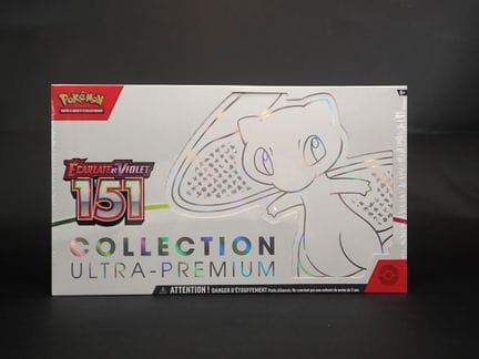 Pokémon Cards
Contents: 1 Ultra Premium Collector'